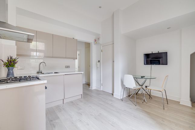 Radipole Road, Parsons Green, London 1 bed flat for sale