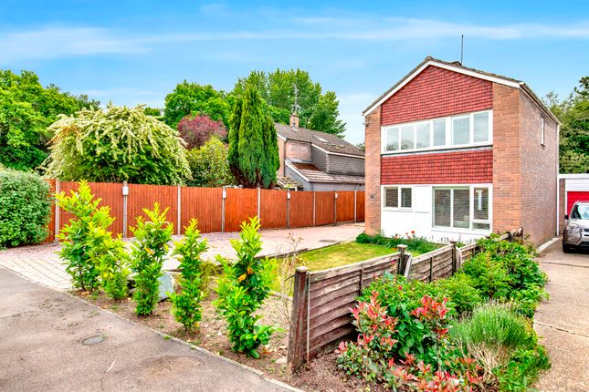 Ashurst Road, Ash Vale 3 bed detached house for sale