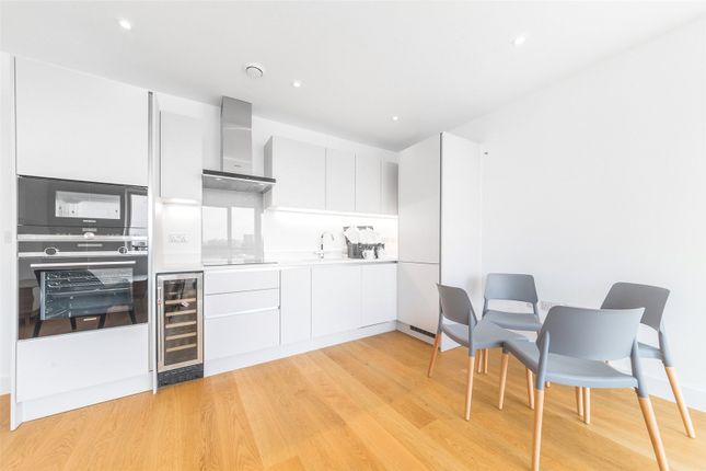 Tollgate Gardens, London NW6 2 bed apartment for sale