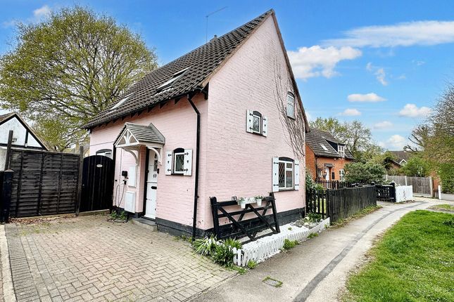 2 bed detached house