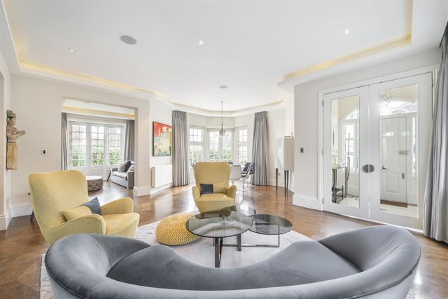 Kidderpore Avenue, Hampstead, NW3 2 bed flat for sale