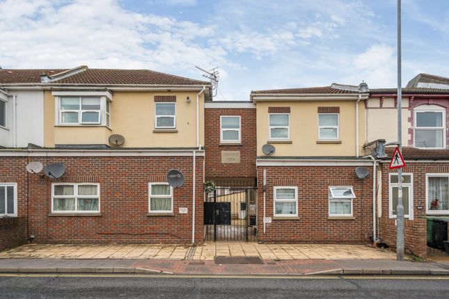 New Road, Hampshire PO2 2 bed maisonette for sale