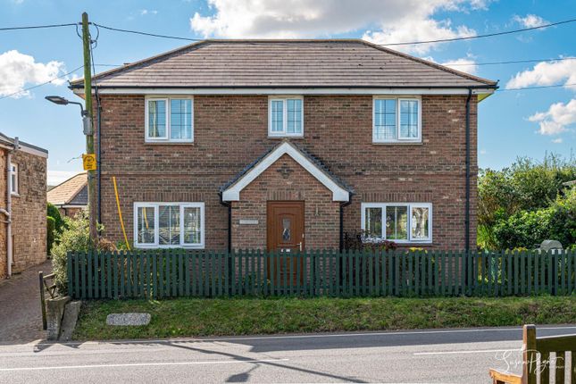 Main Road, Newbridge 3 bed detached house for sale