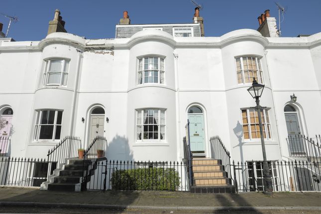 Guildford Lawn, Ramsgate, CT11 3 bed terraced house for sale