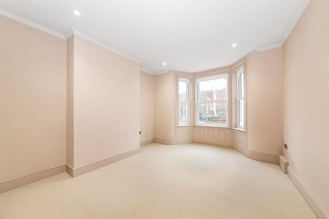 Lausanne Road, Peckham, London, SE15 2 bed ground floor flat for sale