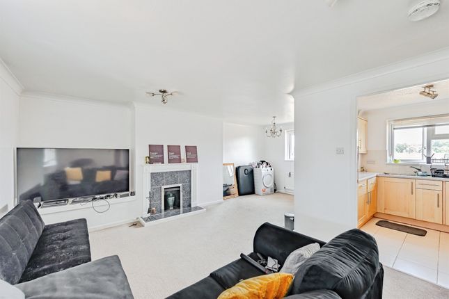 2 bedroom maisonette for sale