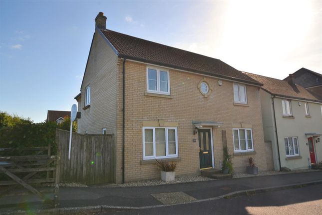 4 bed detached house