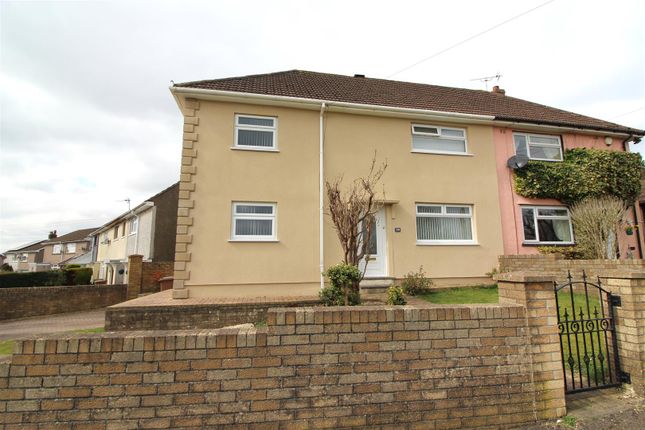 Fleur De Lys Avenue, Blackwood NP12 3 bed semi
