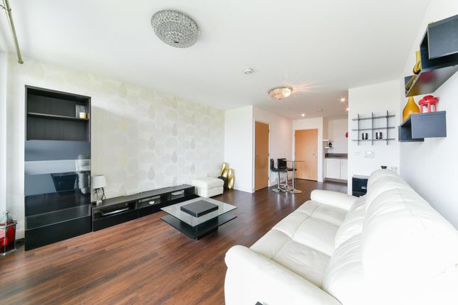 Parkside Court, London, E16 2 bed apartment for sale