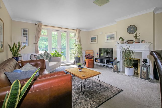 Park Lawn 3 bed apartment for sale