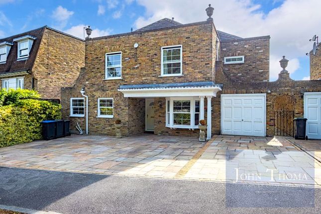High Elms, Chigwell IG7 5 bed detached house for sale