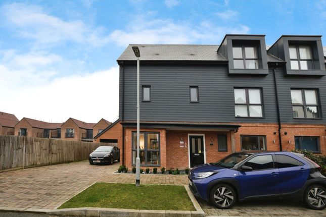 5 bed semi-detached house