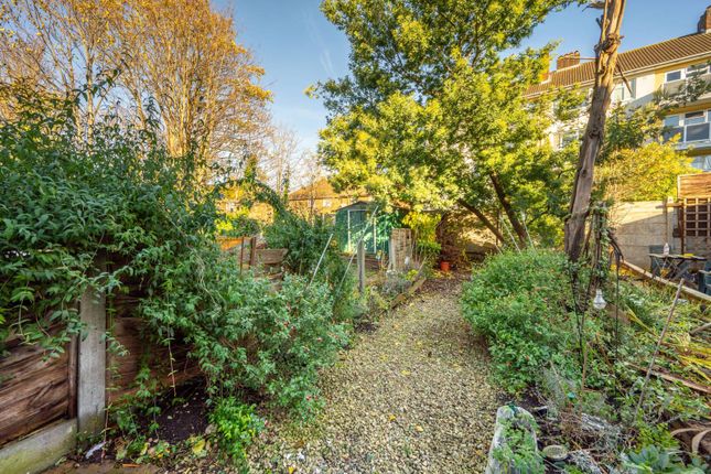 Drayton Road, Willesden, London, NW10 2 bed flat for sale