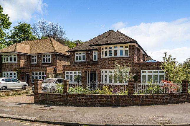 4 bed detached house