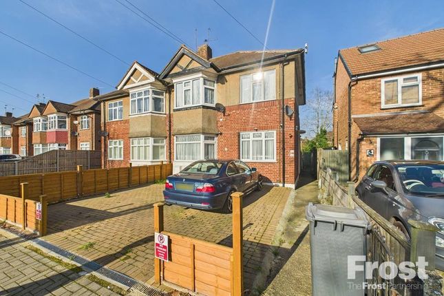 Uxbridge Road, Feltham, Middlesex, TW13 2 bed maisonette for sale