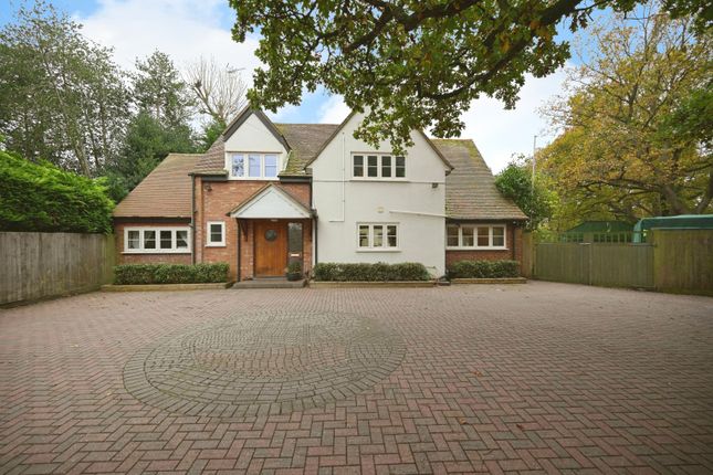 4 bed detached house