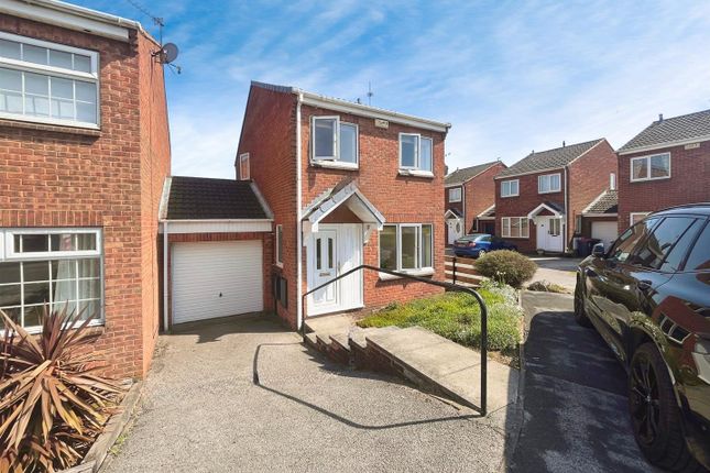 3 bedroom link detached house for sale