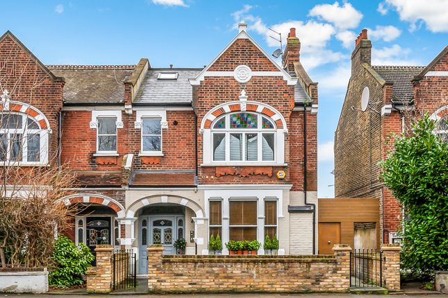 3 bed maisonette