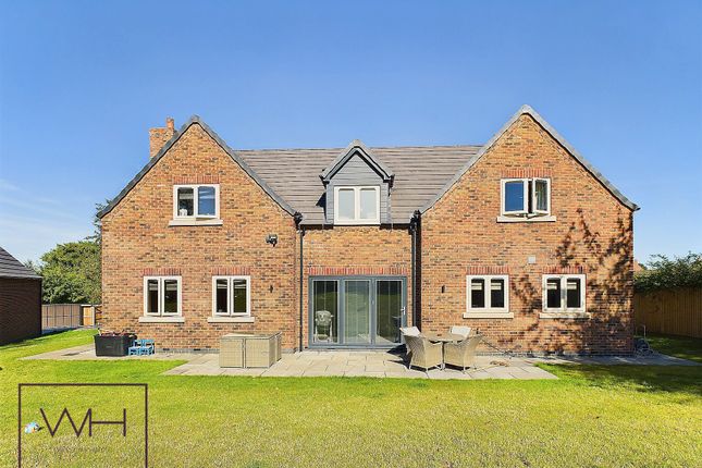 5 bed detached house