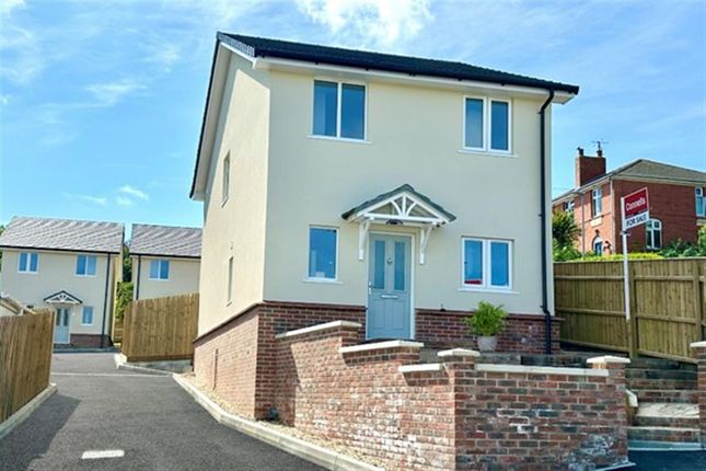 3 bed detached house