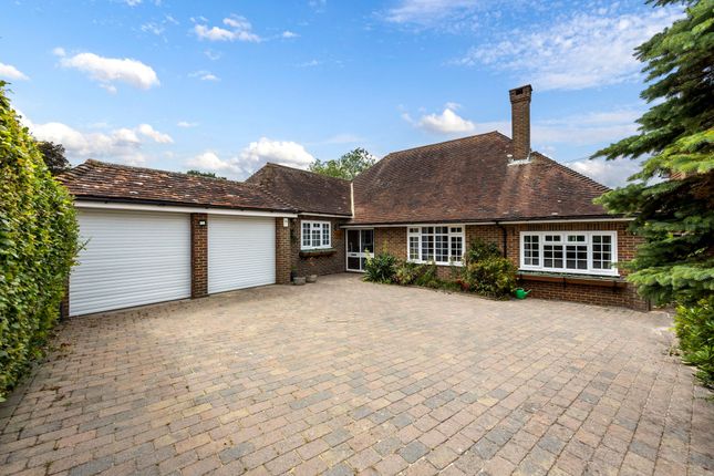 Lion Lane, Crawley RH10 3 bed detached bungalow for sale