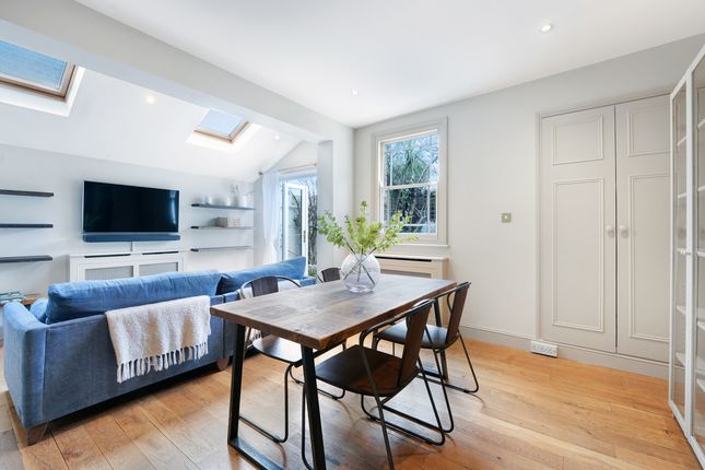 Pennard Road, London, W12 2 bed flat for sale