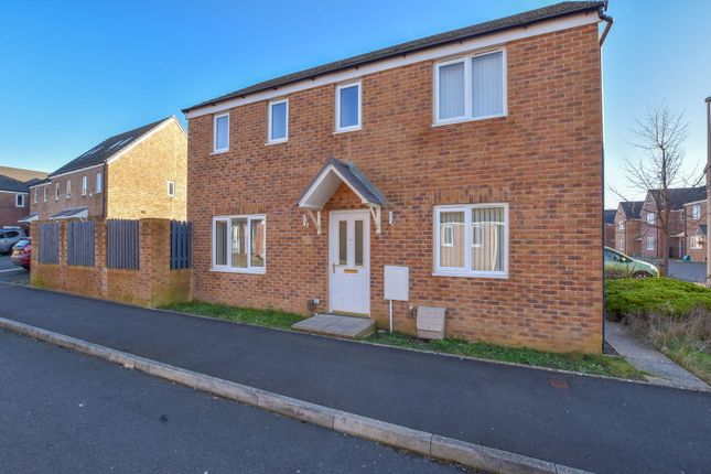 Clos Maes Dyfan, Barry CF63 3 bed detached house for sale