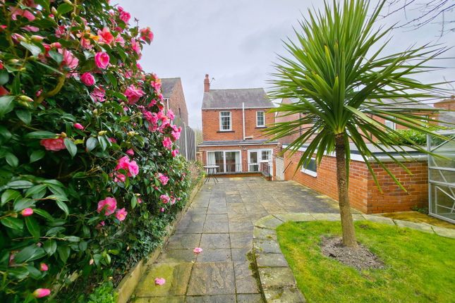 3 bed detached house