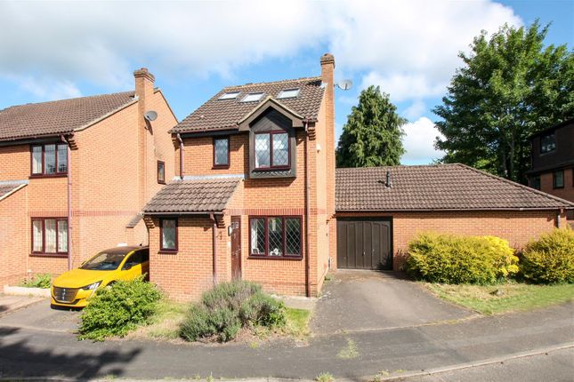 4 bedroom link detached house for sale