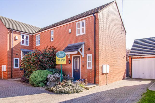 Moor Knoll Gardens, Wakefield WF3 3 bed semi