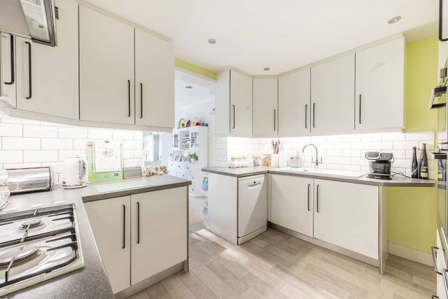 Hazel Gardens, Edgware, HA8 4 bed detached house for sale