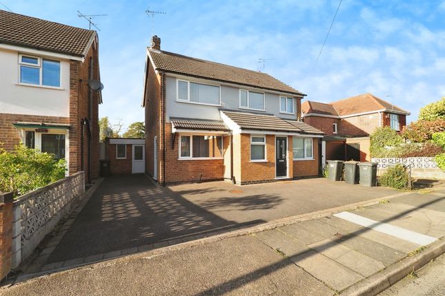 3 bed detached house