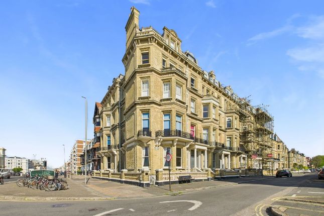 Kings Gardens, Hove, BN3 2PG 2 bed flat for sale