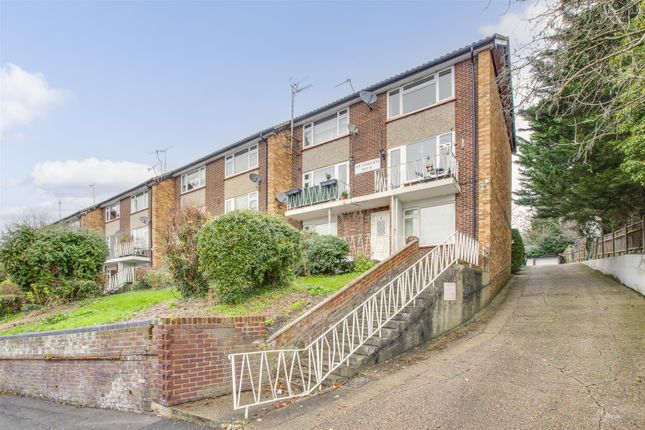 Amersham Hill, High Wycombe HP13 2 bed apartment for sale