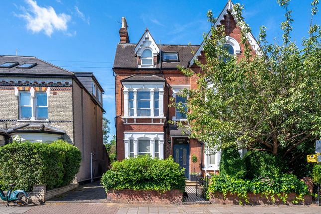 Longley Road, Tooting Graveney... 2 bed flat for sale