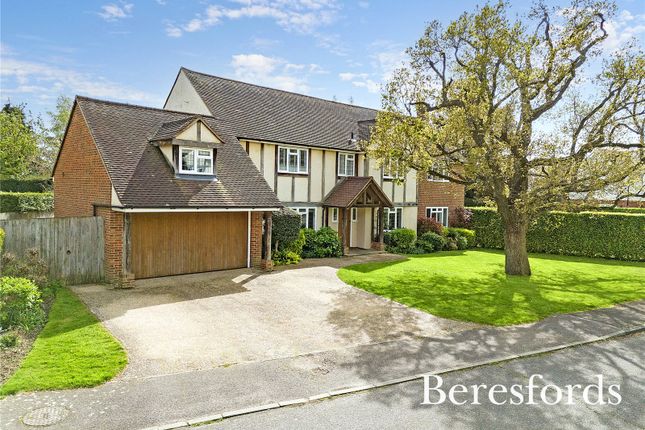 5 bed detached house