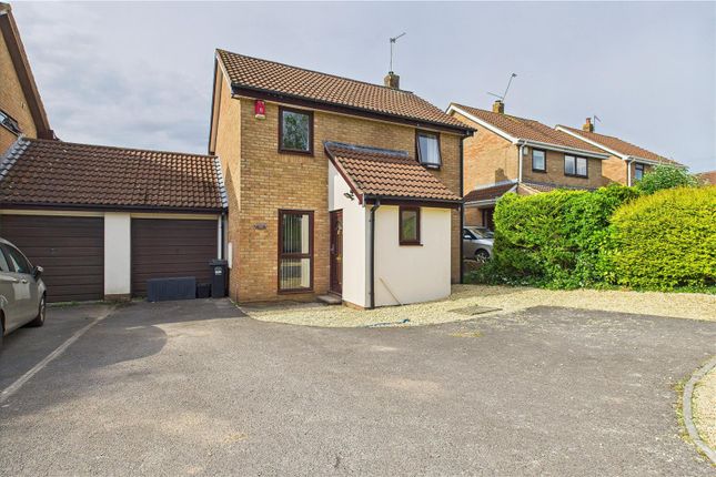 3 bed link detached house
