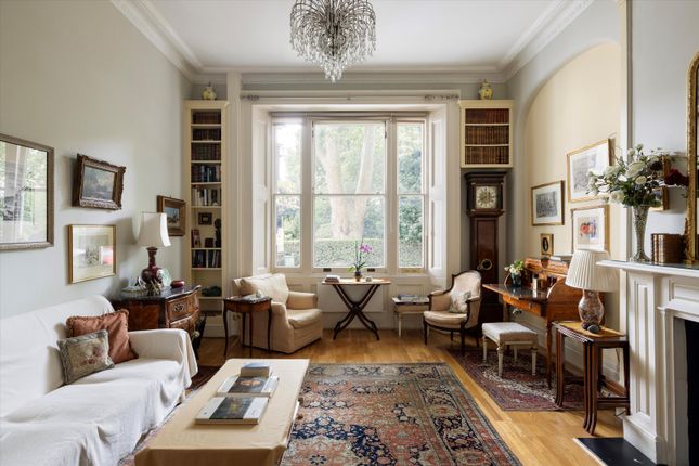 Cornwall Gardens, South Kensington SW7 2 bed flat for sale