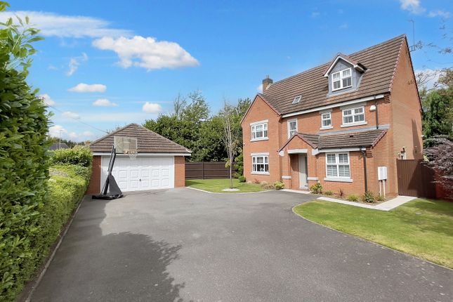 5 bedroom detached house for sale