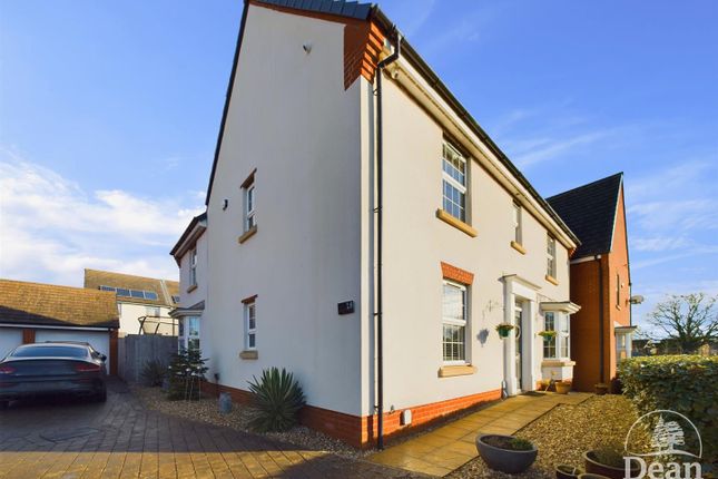 4 bed detached house