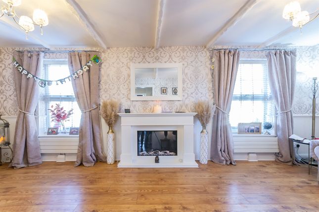 4 bedroom end of terrace house for sale