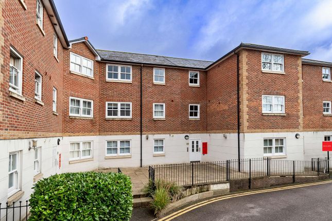 Hemnall Mews, Hemnall Street, Epping 2 bed flat for sale