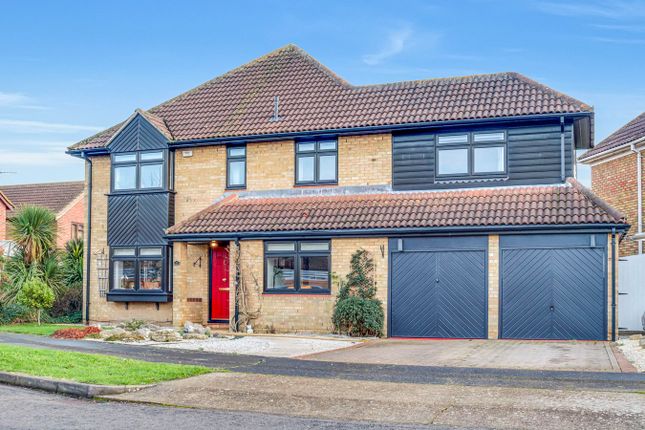 Sonning Way, Shoeburyness SS3 5 bed detached house for sale