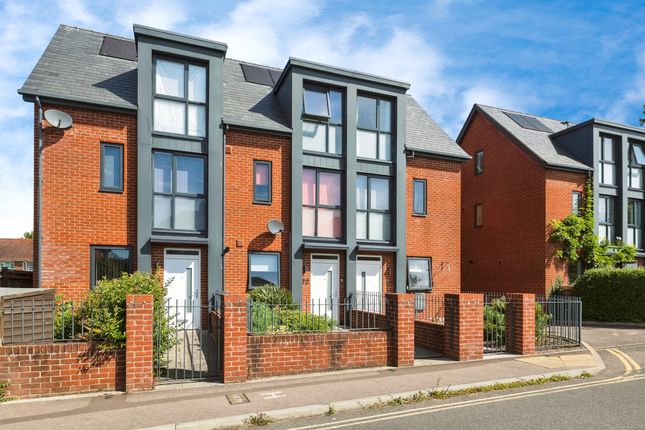 4 bedroom terraced house for sale