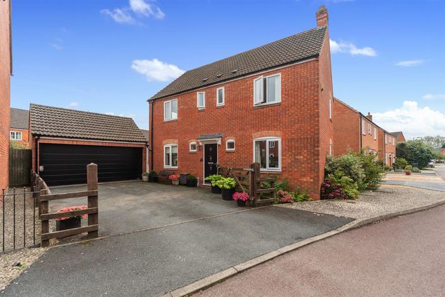 7 John Lee Road, Ledbury... 4 bed detached house for sale