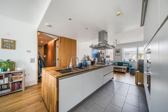 Carlton Drive, Putney, London, SW15 2 bed flat for sale