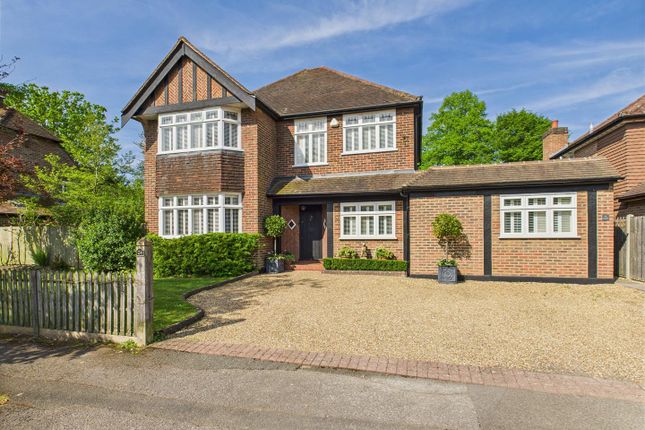 5 bed detached house