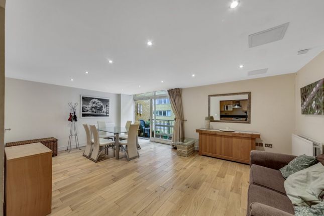 Canary Central, Cassilis Road... 3 bed flat for sale