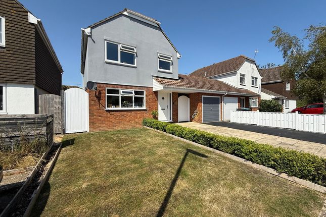 4 bed link detached house