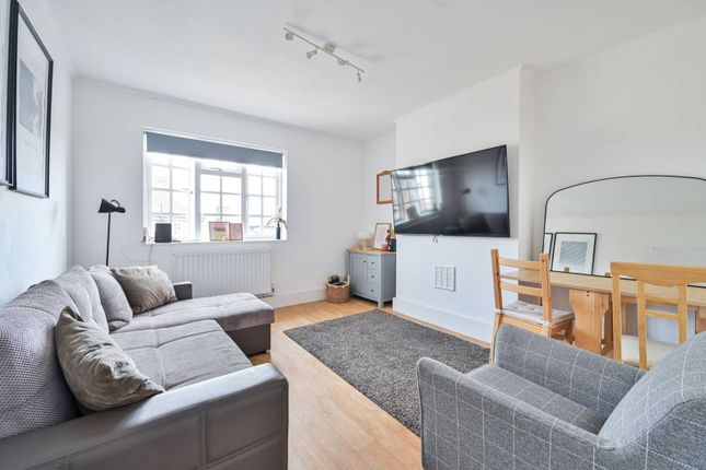 Clarke House, Clapham, London, SW4 3 bed flat for sale